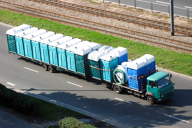 Porta potty delivery and setup in Berkley, MI